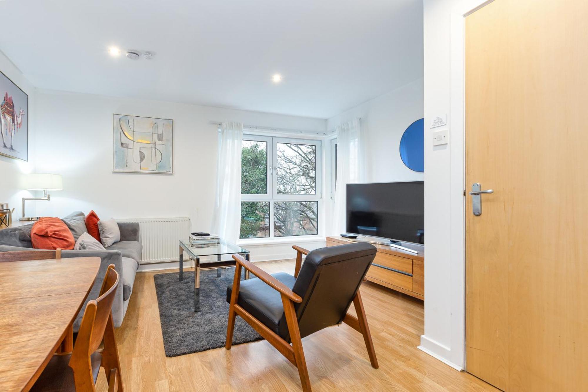 Modern 2 Bed Broompark/Central Apt. With Parking Glasgow Kültér fotó